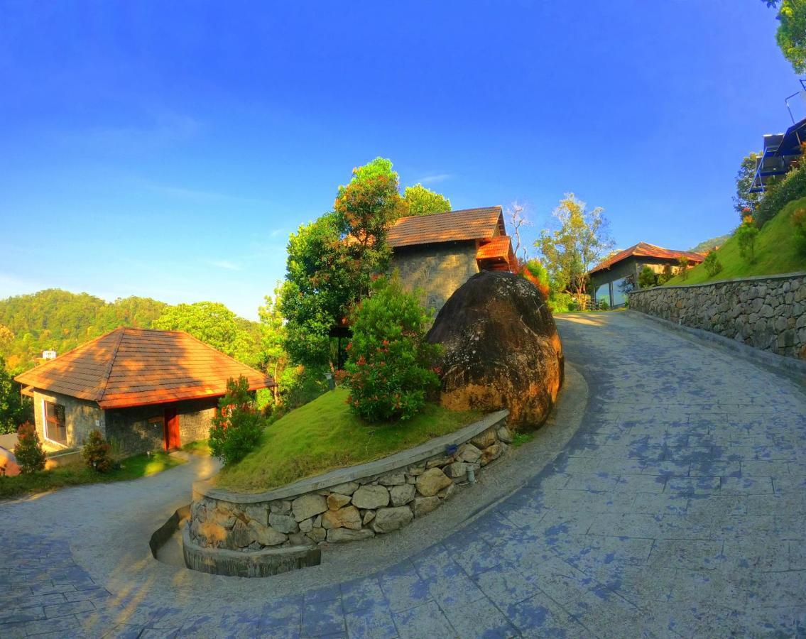 The Wild Trails Clarks Exotica , Munnar Hotel ภายนอก รูปภาพ