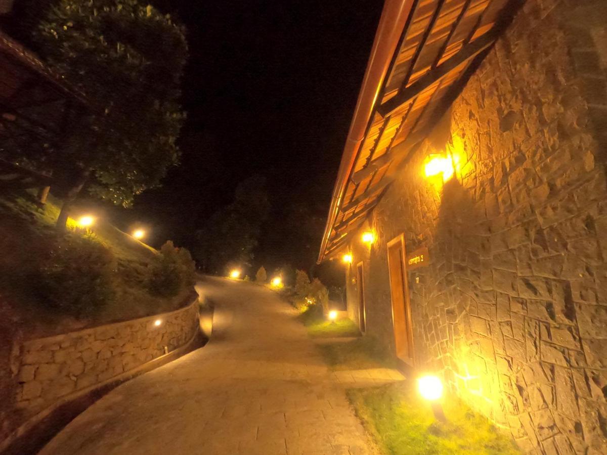 The Wild Trails Clarks Exotica , Munnar Hotel ภายนอก รูปภาพ