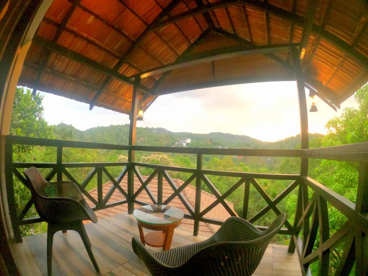 The Wild Trails Clarks Exotica , Munnar Hotel ภายนอก รูปภาพ