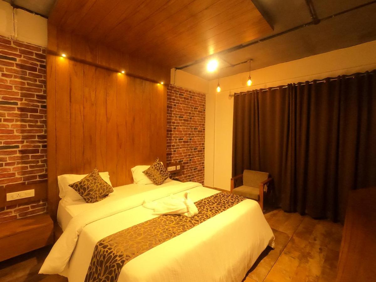 The Wild Trails Clarks Exotica , Munnar Hotel ภายนอก รูปภาพ