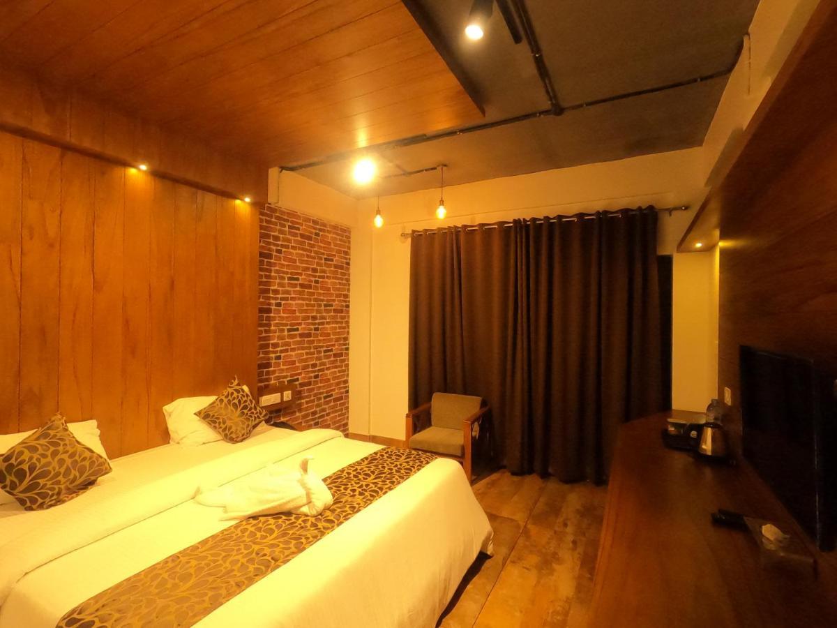 The Wild Trails Clarks Exotica , Munnar Hotel ภายนอก รูปภาพ