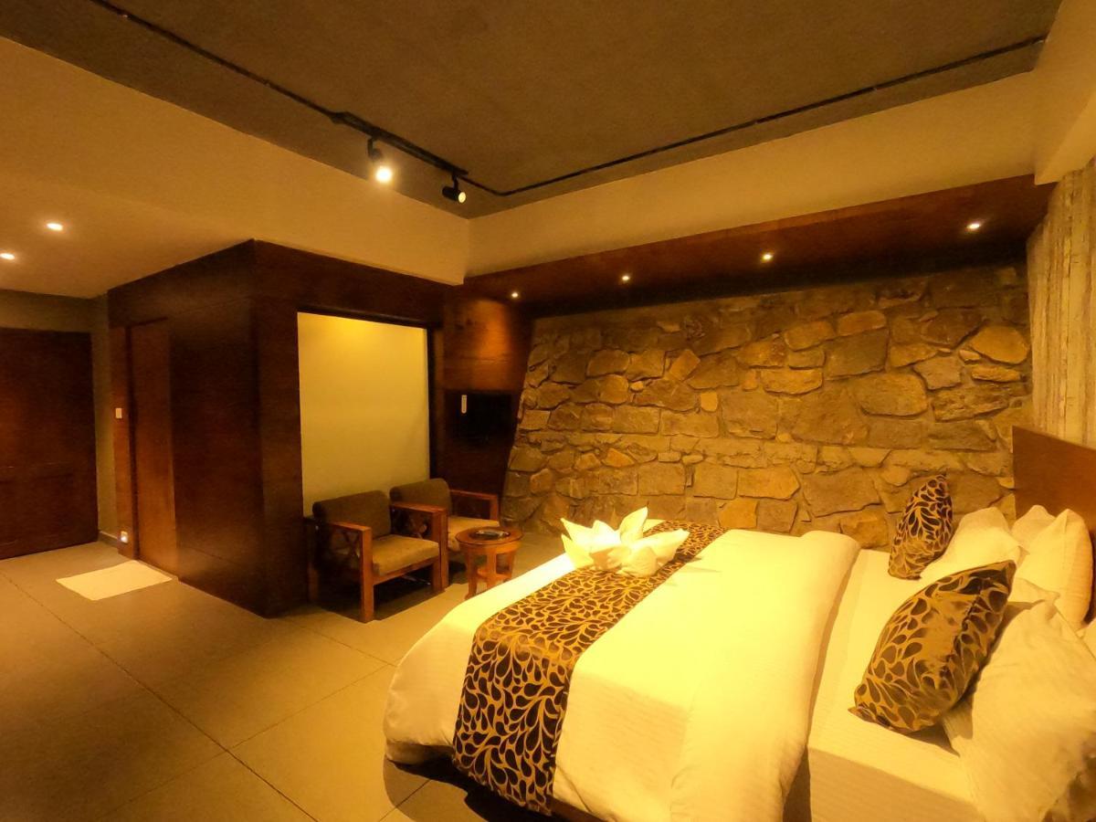 The Wild Trails Clarks Exotica , Munnar Hotel ภายนอก รูปภาพ