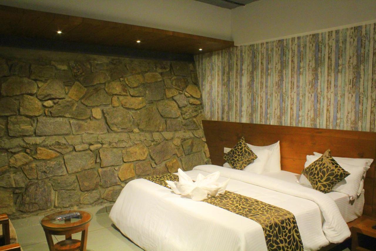 The Wild Trails Clarks Exotica , Munnar Hotel ภายนอก รูปภาพ
