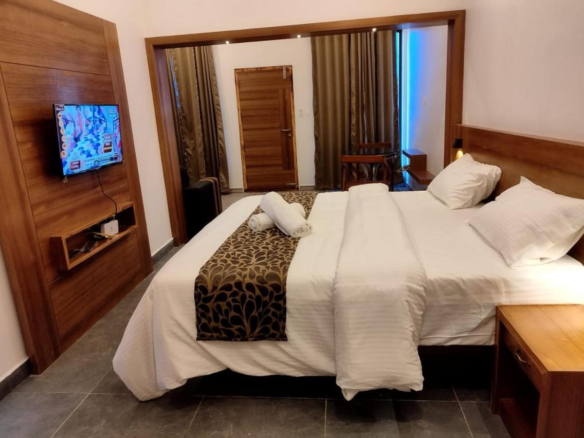 The Wild Trails Clarks Exotica , Munnar Hotel ภายนอก รูปภาพ