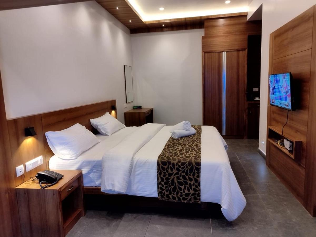The Wild Trails Clarks Exotica , Munnar Hotel ภายนอก รูปภาพ