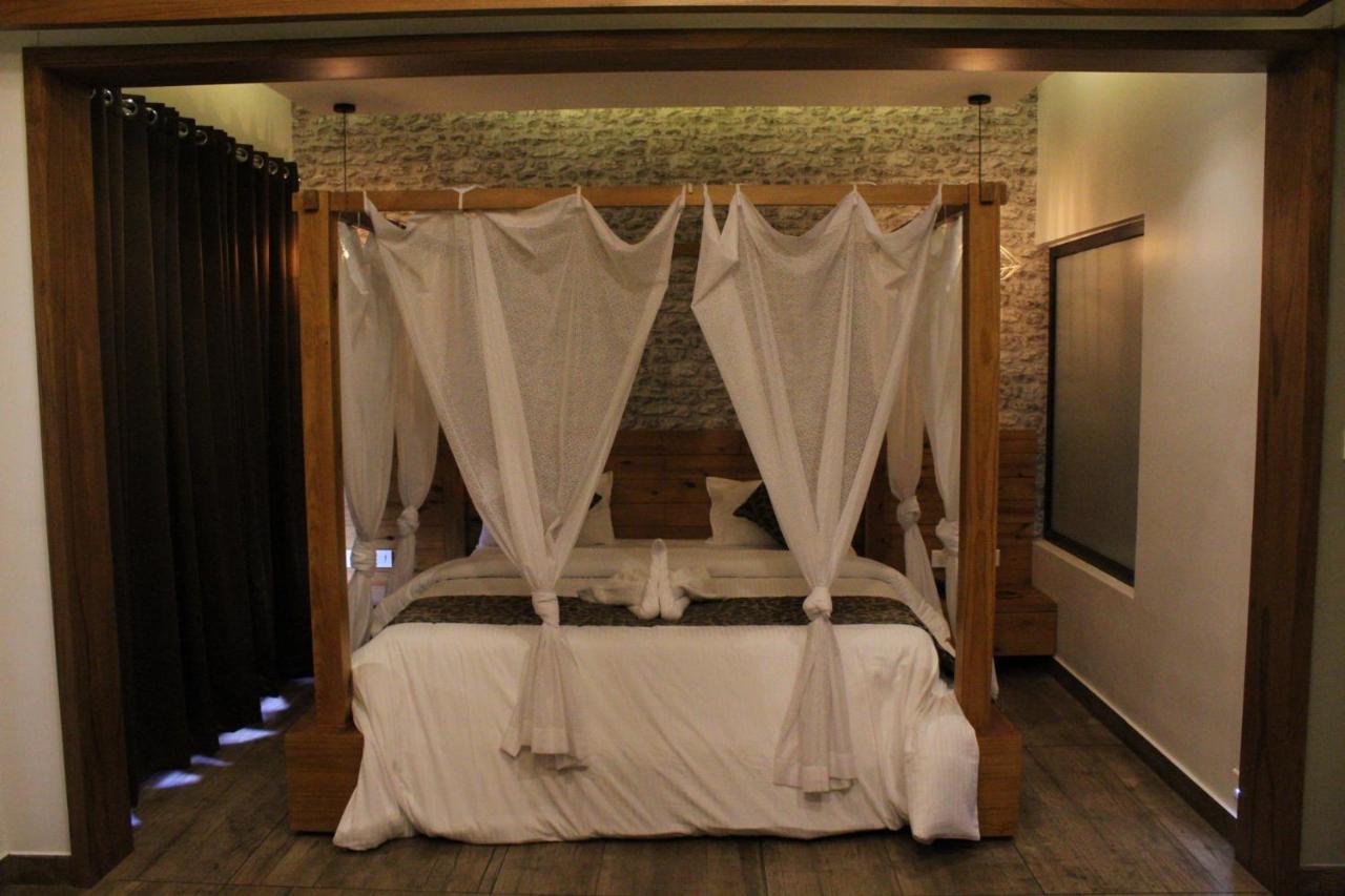 The Wild Trails Clarks Exotica , Munnar Hotel ภายนอก รูปภาพ