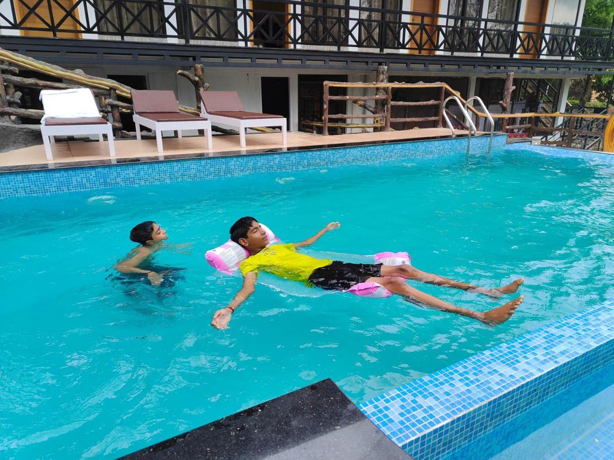 The Wild Trails Clarks Exotica , Munnar Hotel ภายนอก รูปภาพ