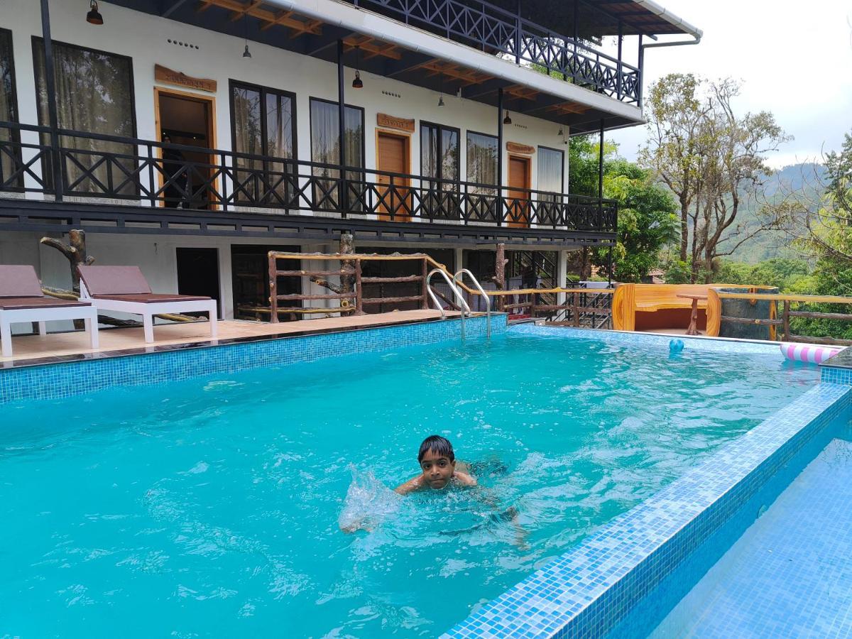 The Wild Trails Clarks Exotica , Munnar Hotel ภายนอก รูปภาพ