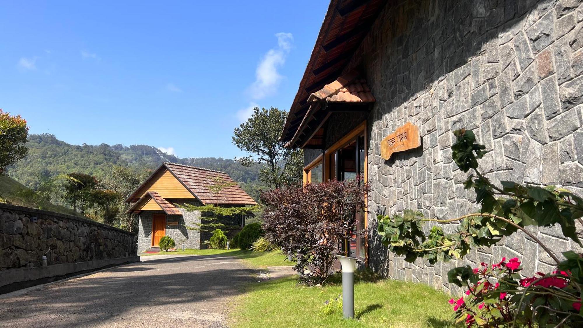 The Wild Trails Clarks Exotica , Munnar Hotel ภายนอก รูปภาพ